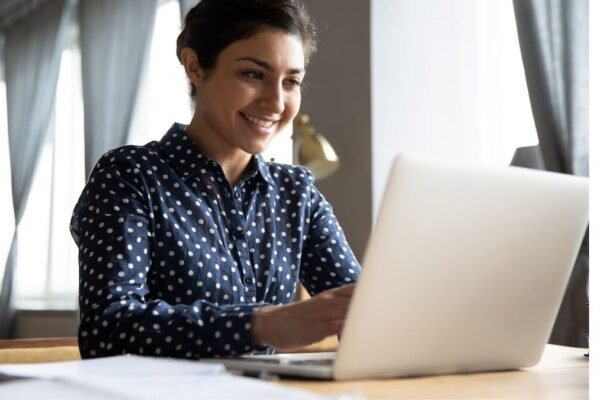 Career Tips: घरबसल्या रोज फक्त 3-4 तास काम अन् 50