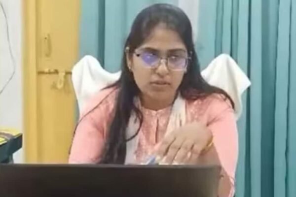 उपजिल्हाधिकारी कसं व्हायचं? गाडी, बंगला, ड्रायव्हरसह मिळतात या सुविधा आणि जबाबदाऱ्या