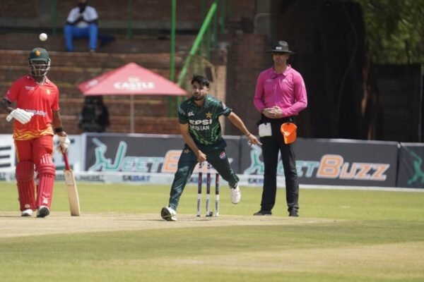 Pakistan vs Zimbabwe 1st T20I Live Score Updates