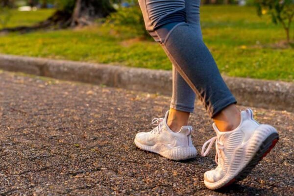 8 easy power walking tips to ace your 20-minute workout
